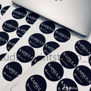 кольоровий друк наліпок різних форм і розмярів