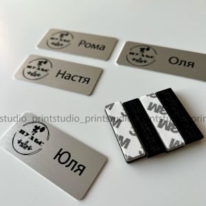 бейджі з логотипом на замовлення Studio Print